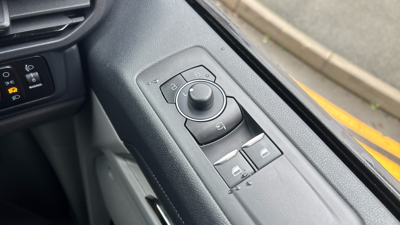 Ford Transit Custom E-320 L1 Rwd 160kW 65kWh H1 Van Sport Auto